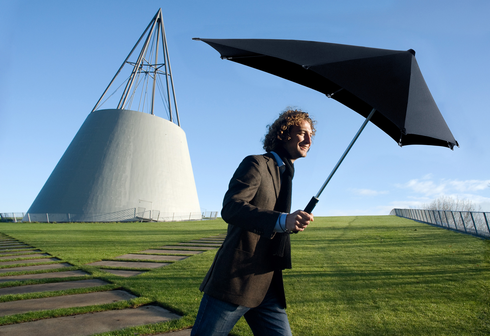 Роль зонтика. Senz Smart зонт. Противоштормовой зонт senz. Зонт штормовой senz. Senz Smart зонт Black.