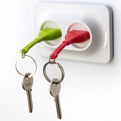 DF20161637 Qualy. Двойной брелок+держатель для ключа unplug красный