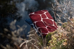 PS2012178 Very Marque. Полотенце Giraffe, большое, бежевое с бордовым