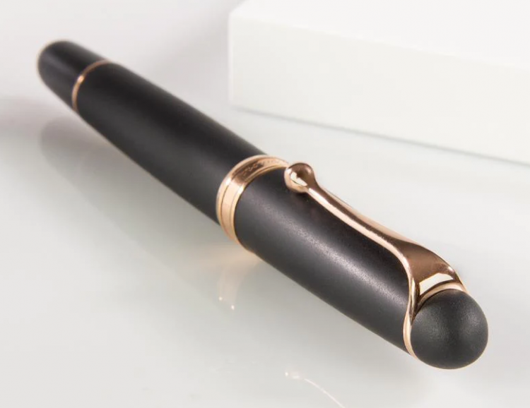 Перьевая ручка Aurora Ottantotto, black GT , перо - М, в подарочной коробке