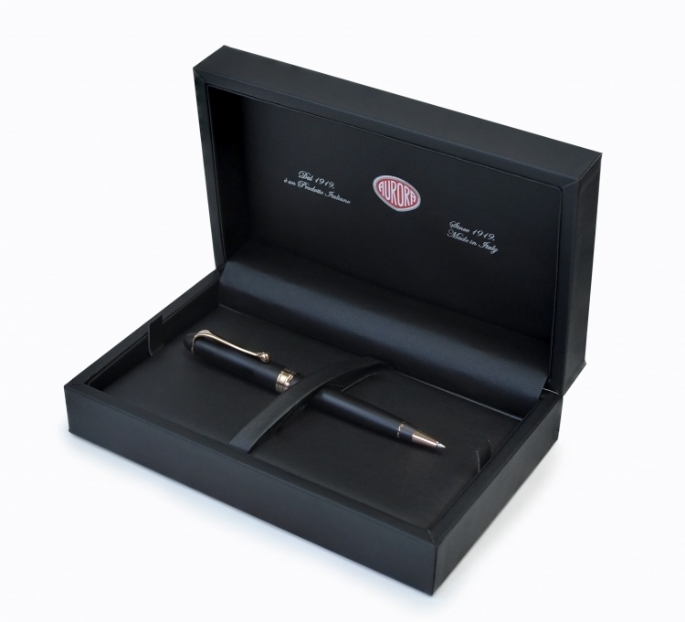 Шариковая ручка Aurora 88 Resina Ottantotto black GT, в подарочной коробке