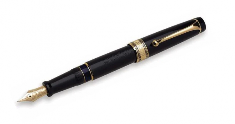 Перьевая ручка Aurora Optima Resina black GT , перо - М, в подарочной коробке