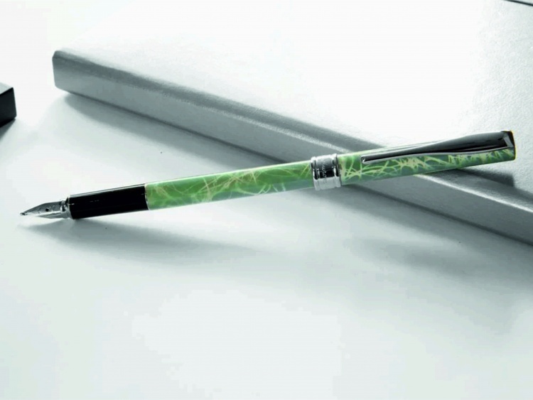 Перьевая ручка Aurora Magellano Lacca Ice CT, перо - M, в подарочной коробке