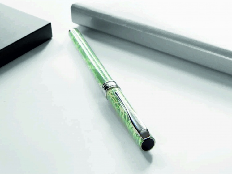 Перьевая ручка Aurora Magellano Lacca Ice CT, перо - M, в подарочной коробке