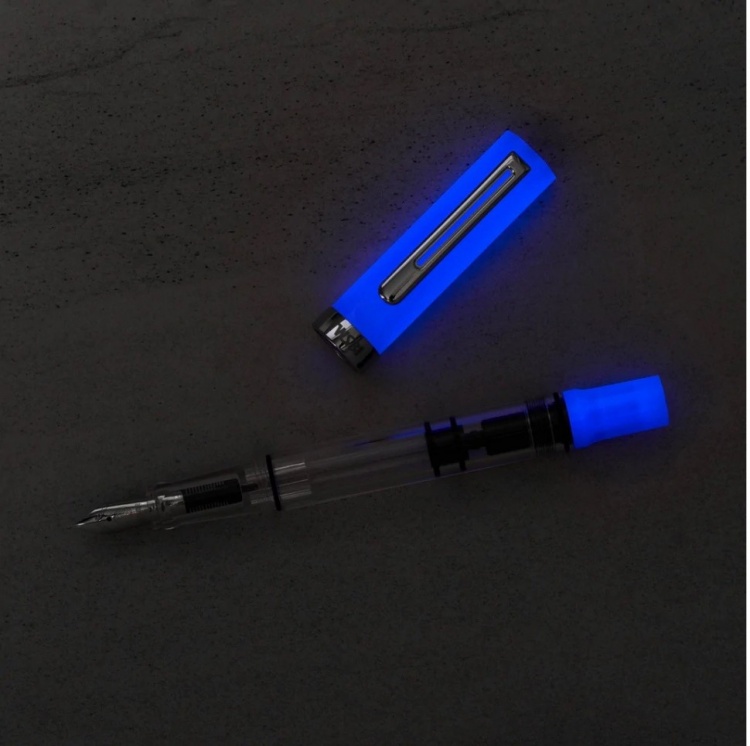Перьевая ручка TWSBI ECO Glow фиолетовый, перо: F