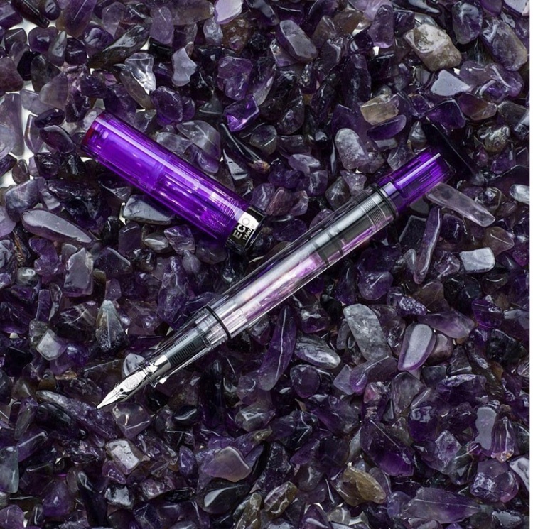 Перьевая ручка TWSBI ECO Glow фиолетовый, перо: M