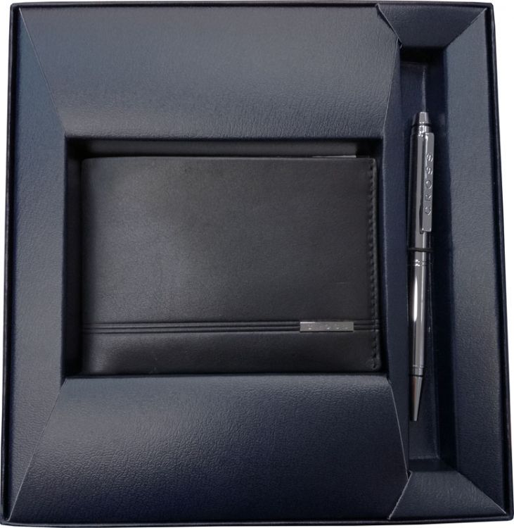 Набор Cross Century Classic: портмоне, черная кожа + шариковая ручка, цвет - серебристый. Кожа - наппа, 4 кармана для карт, 1 отделение для валют, 2 м