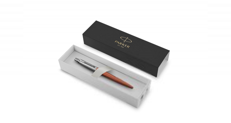 Подарочный набор: Шариковая ручка Parker Jotter Essential Chelsea Orange CT и Ежедневник недатированный, черный.