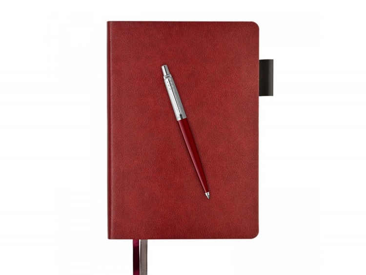 Подарочный набор: Шариковая ручка Parker Jotter K60, цвет: Red и  ежедневник недатированный бордовый