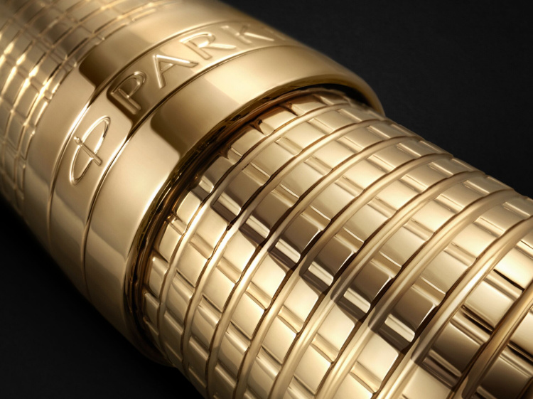 Ручка шариковая Parker Sonnet Royal SE Cisel&eacute; Golden , стержень: M, цвет чернил: black, в подарочной упаковке