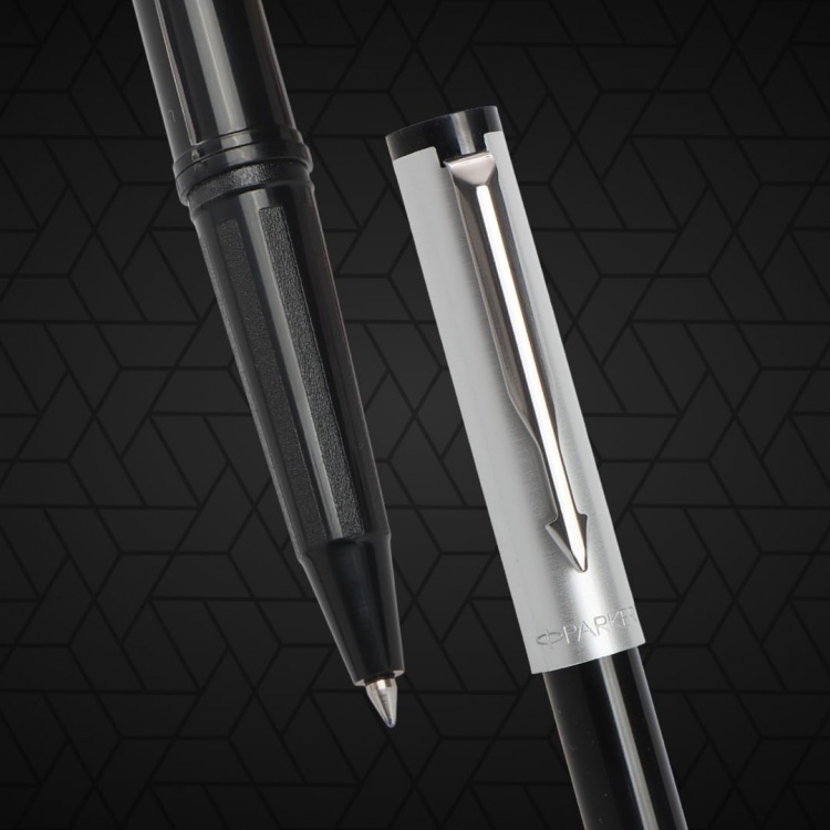 Ручка шариковая Parker "Beta Premium Silver", в подарочной упаковке 