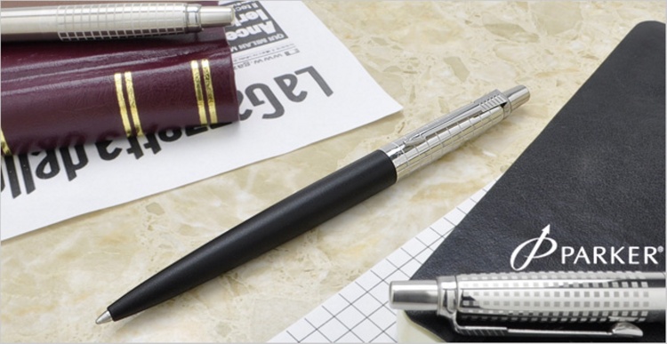 Шариковая ручка Parker Jotter Premium K172, цвет: Satin Black SS Chiseled , стержень: Mblue