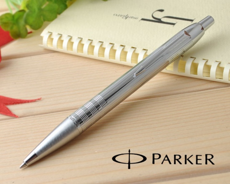 Шариковая ручка Parker IM Premium, K222,ц вет: Shiny Chrome, стержень: Мblue, (гравировка "сияющий хром")