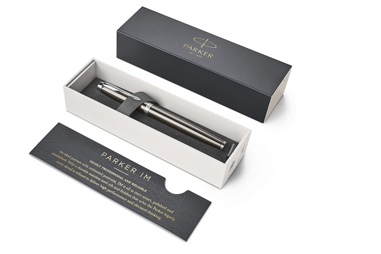 Подарочный набор: Перьевая ручка Parker IM Metal, F221, цвет: Black GT, перо: M и Ежедневник недатированный черный