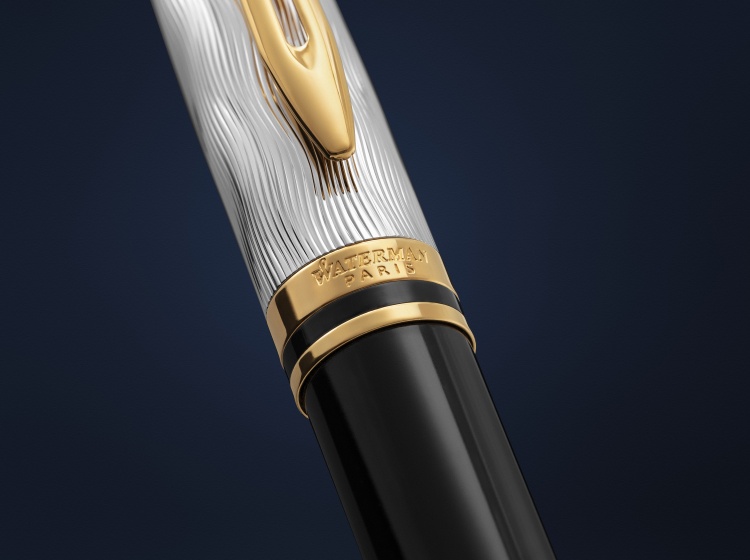 Шариковая ручка Waterman Reflections of Paris Expert DeLuxe Black GT (толщина линии M) чернила син. в подарочной коробке