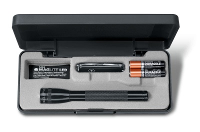 GR171113917 Victorinox Classic SD. Набор VICTORINOX: нож-брелок 0.6223.3 и светодиодный фонарь Mini-Maglite 12,5 см, чёрный
