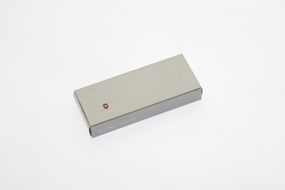 GR171113776 Victorinox Запчасти. Коробка для ножей VICTORINOX 58 мм толщиной 1-2 уровня, картонная, серебристая