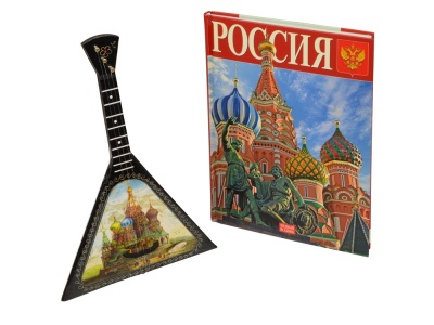 OA183032117 Набор Музыкальная Россия (включает декоративную балалайку и книгу Россия на русском языке