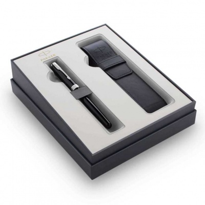 PR50FS-BLK1CT Parker Sonnet. Подарочный набор Parker Sonnet с перьевой ручкой и чехлом  Black CT, перо: M, цвет чернил: black, в подарочной упаковке