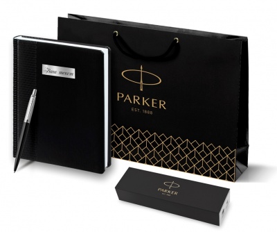 PR4B-SETBLK3C Parker Jotter. Подарочный набор Parker: Ежедневник черный из эко-кожи с тиснением и ручка шариковая Jotter Essential Satin Black CT, корпус черного цвета